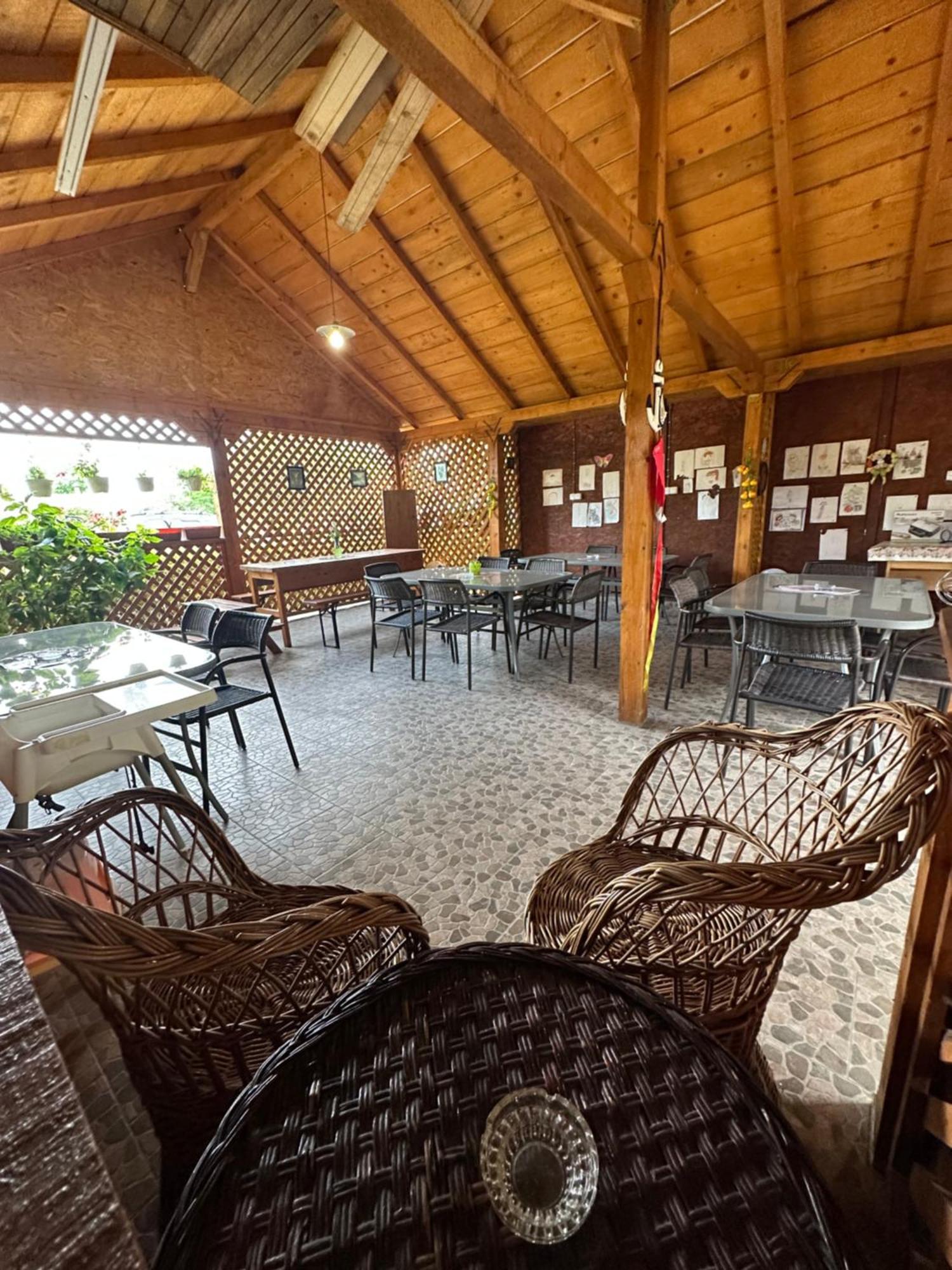 Casa Cu Flori Corbu Hotel Corbu  Kültér fotó